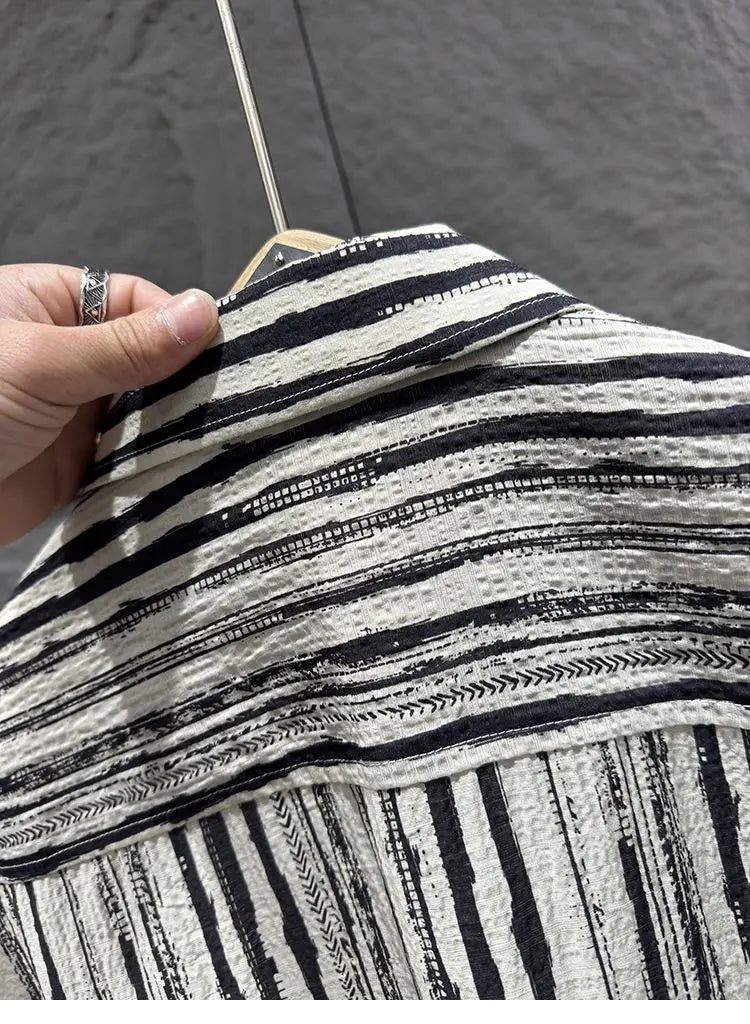 2025 Summer New Striped Shirt Short-sleeved Men's Fashion Trend Versatile and Personalized Button Cardigan Men's Clothing